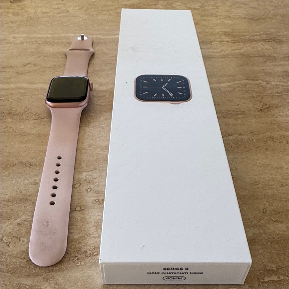 Apple Smartwatch 6 Rose Gold Case clean and cleared. Ready to pair